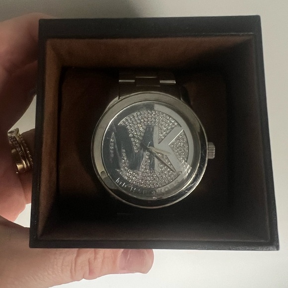 Michael Kors Silver Crystal RUNWAY Watch MK5544 - Picture 2 of 9